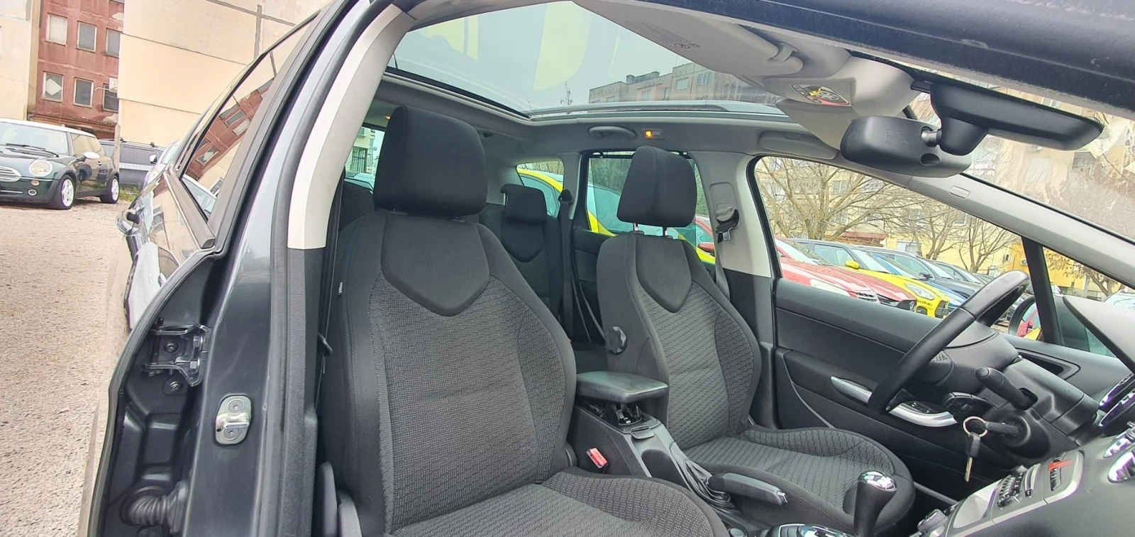 Peugeot 308 2.0HDI-136.. + +  | Mobile.bg   12