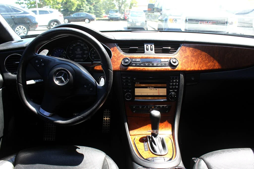 Mercedes-Benz CLS 63 AMG 6.3 V8* HARMAN/KARDON* ШИБИДАХ* ПОДГРЕВ* ОБДУХВАНЕ, снимка 9 - Автомобили и джипове - 53798363