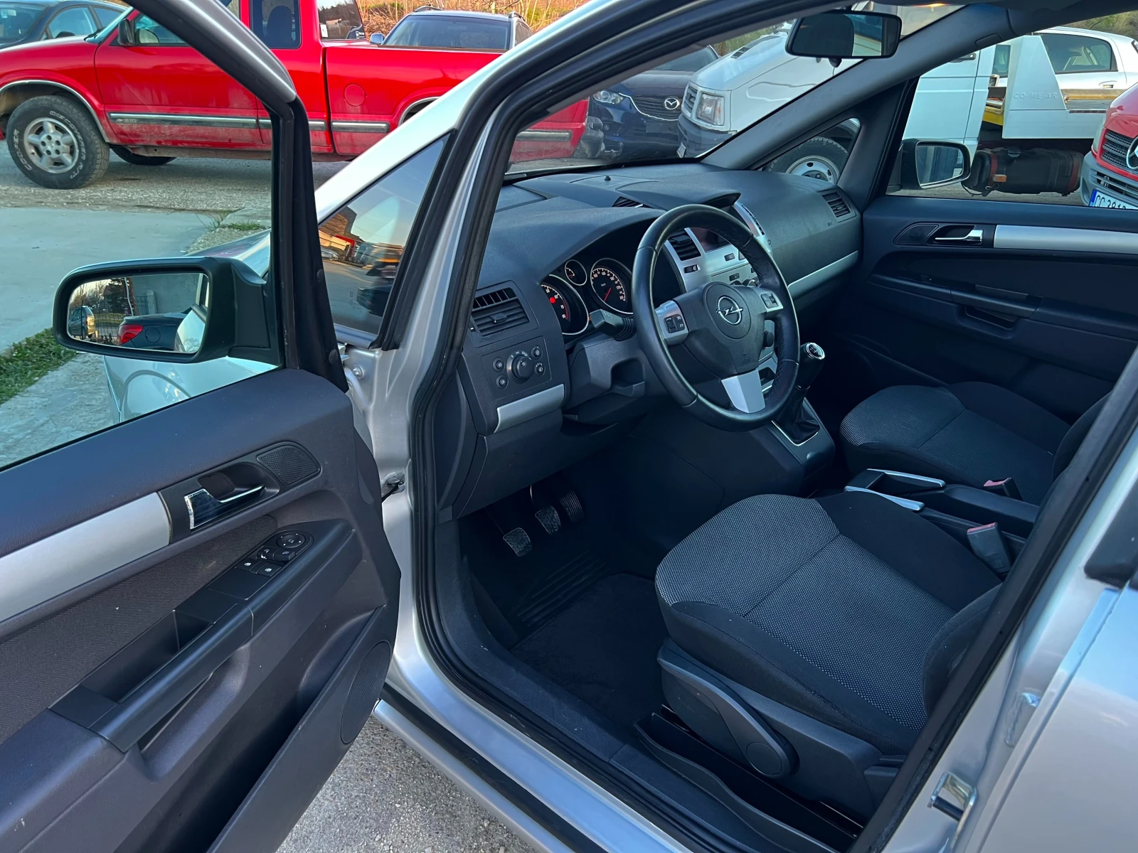 Opel Zafira 1.8i-140кс-6+ 1, снимка 7 - Автомобили и джипове - 53938107