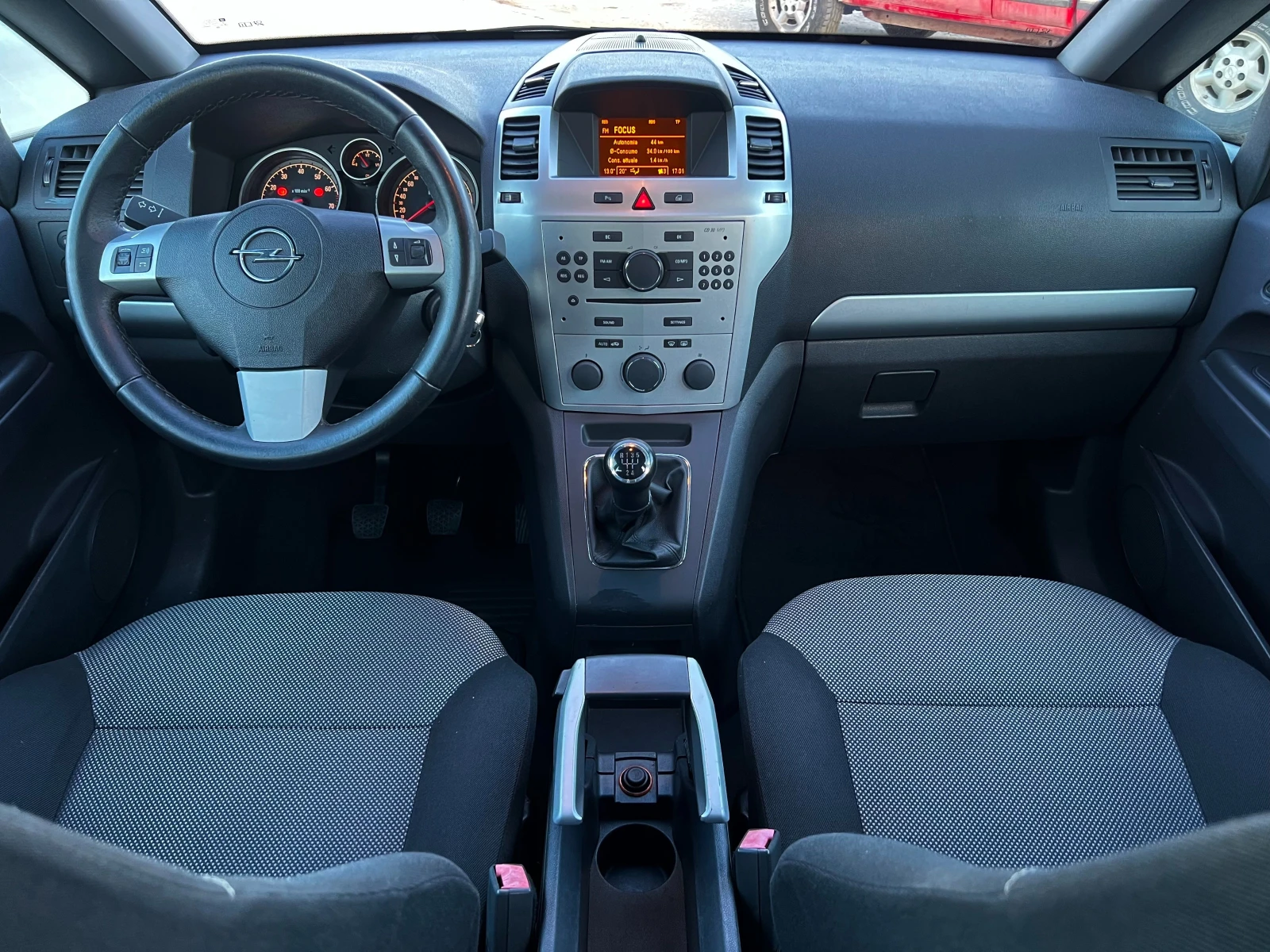 Opel Zafira 1.8i-140кс-6+ 1, снимка 10 - Автомобили и джипове - 53938107