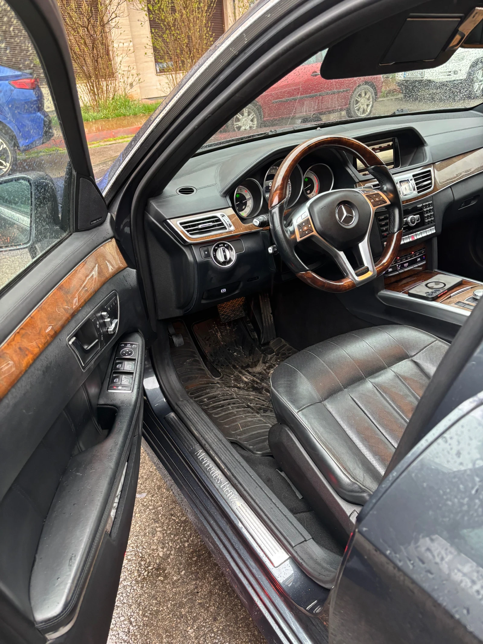 Mercedes-Benz E 350 AIRMATIC, снимка 13 - Автомобили и джипове - 54058779