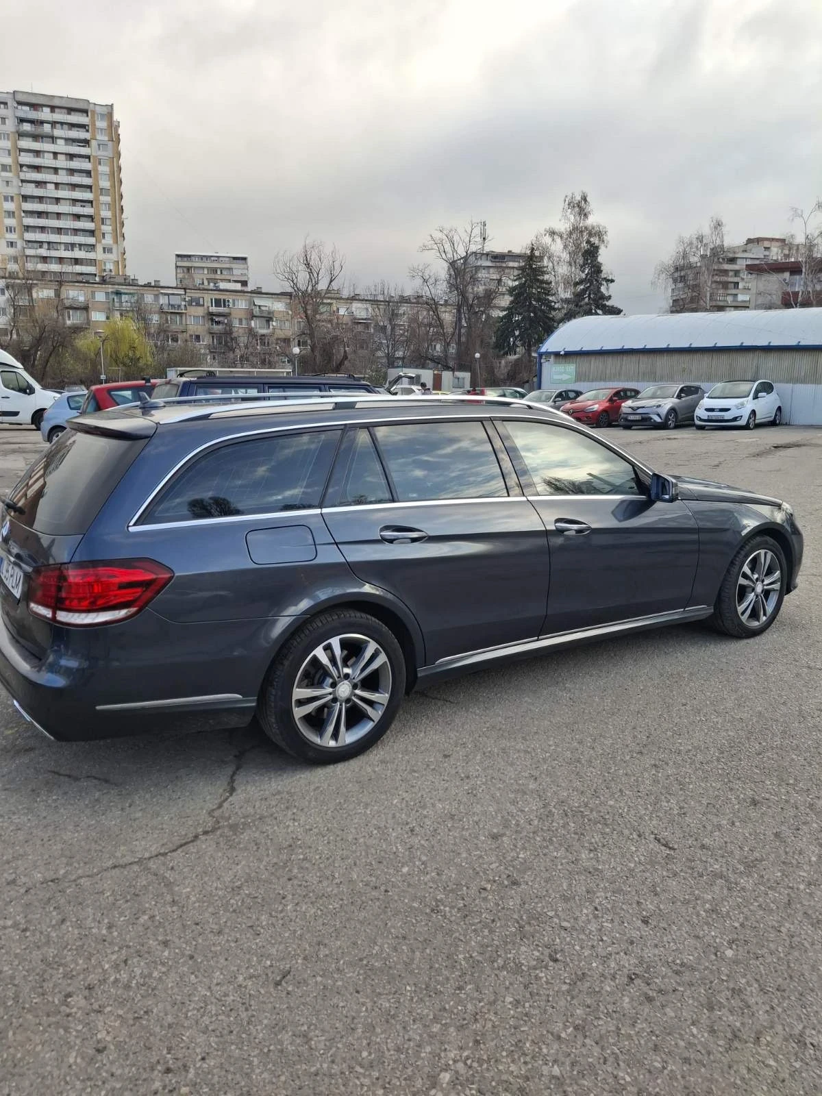 Mercedes-Benz E 350 AIRMATIC, снимка 4 - Автомобили и джипове - 54058779