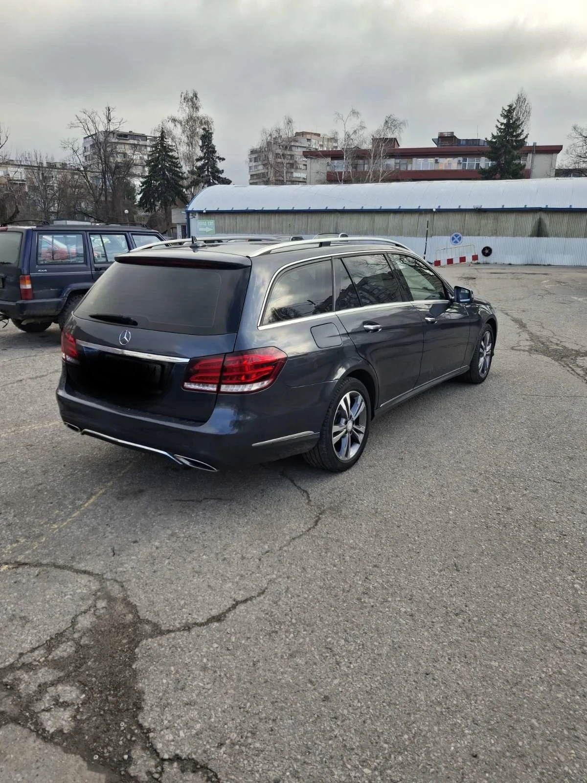 Mercedes-Benz E 350 AIRMATIC, снимка 5 - Автомобили и джипове - 54058779