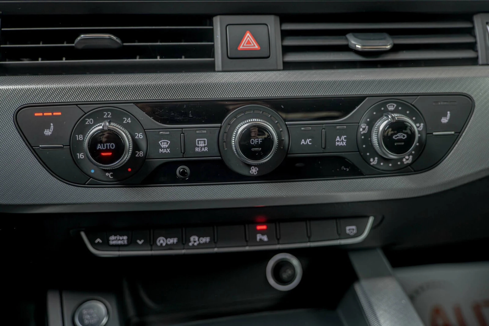 Audi A5 Sportback/2.0TDI/Sline/Ambient/Virtual/Подгрев/PDC, снимка 8 - Автомобили и джипове - 54101657