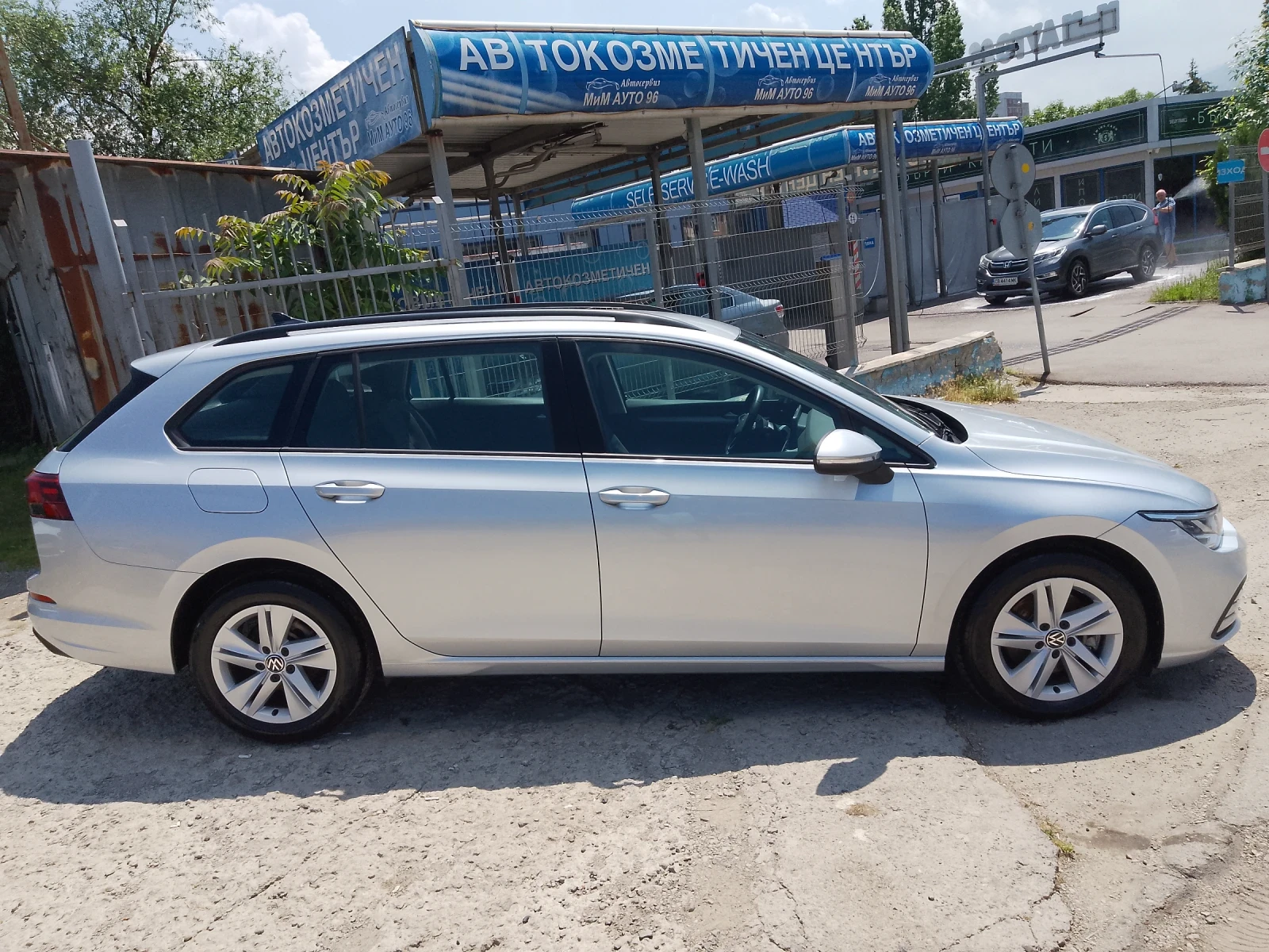 VW Golf 2.0 TDI/ВАЛИДНА ГАРАНЦИЯ, снимка 4 - Автомобили и джипове - 54799463