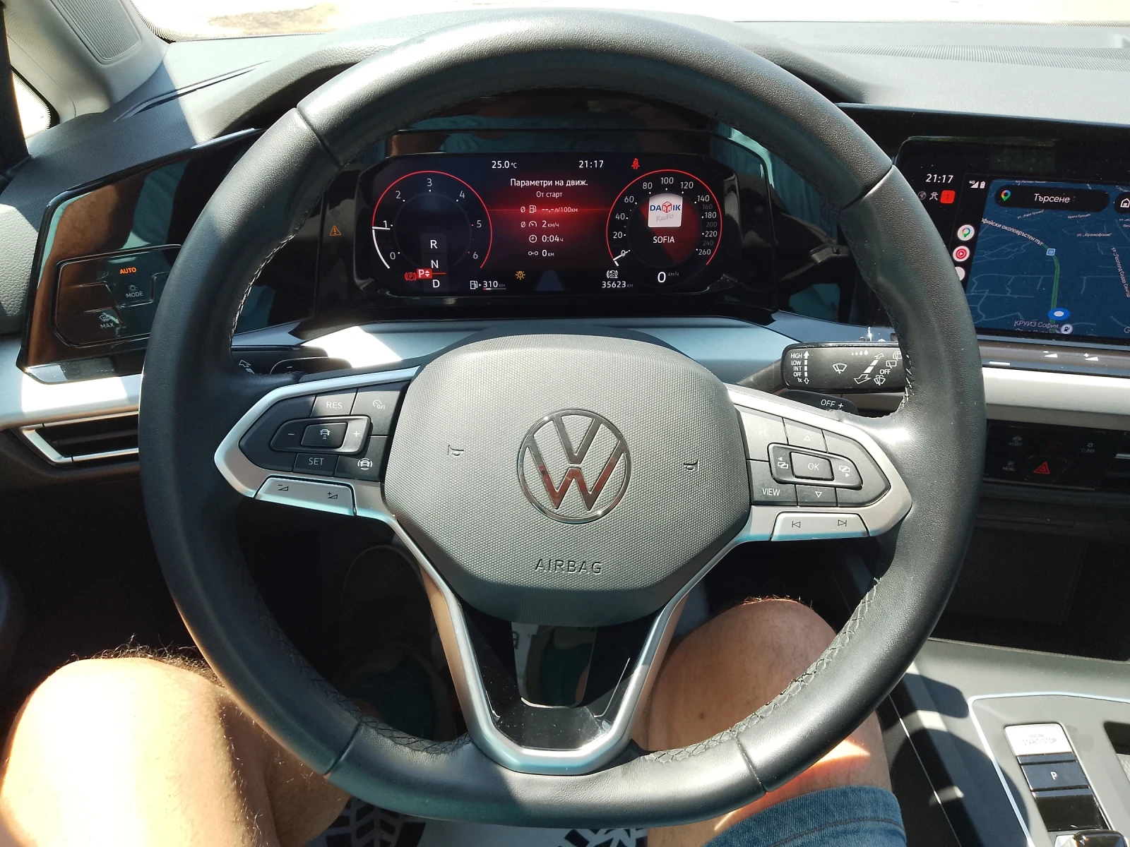 VW Golf 2.0 TDI/ВАЛИДНА ГАРАНЦИЯ, снимка 12 - Автомобили и джипове - 54799463