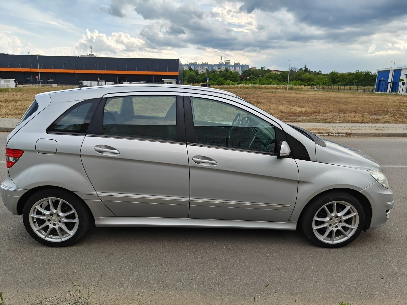 Mercedes-Benz B 200 CDI Automatik Sport, снимка 6 - Автомобили и джипове - 54856289