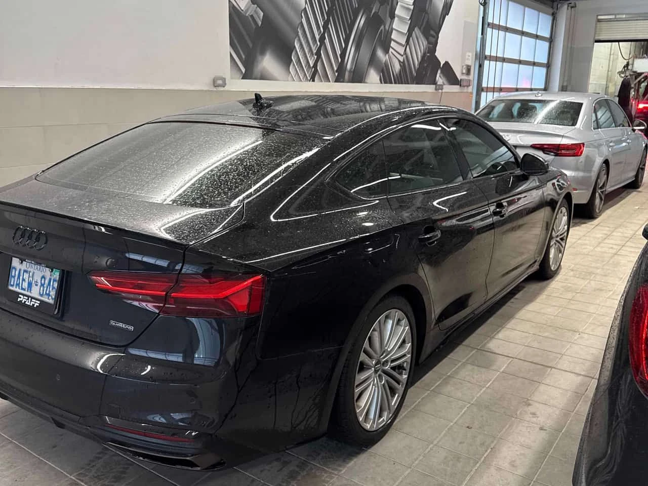 Audi A5 Progressiv/ПАНОРАМА/ДИСТРОНИК/ГУМИ+ ДЖАНТИ/OT AUDI, снимка 4 - Автомобили и джипове - 55004297