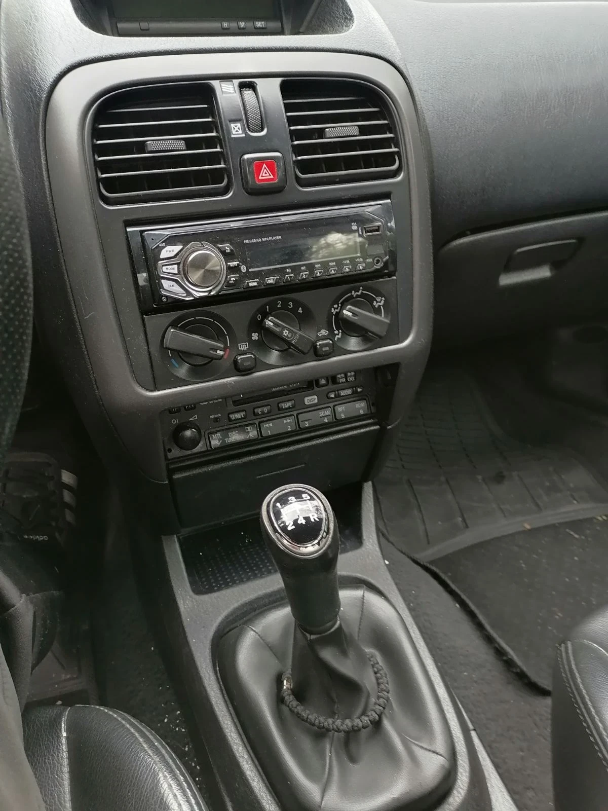 Mitsubishi Carisma, снимка 7 - Автомобили и джипове - 55364995