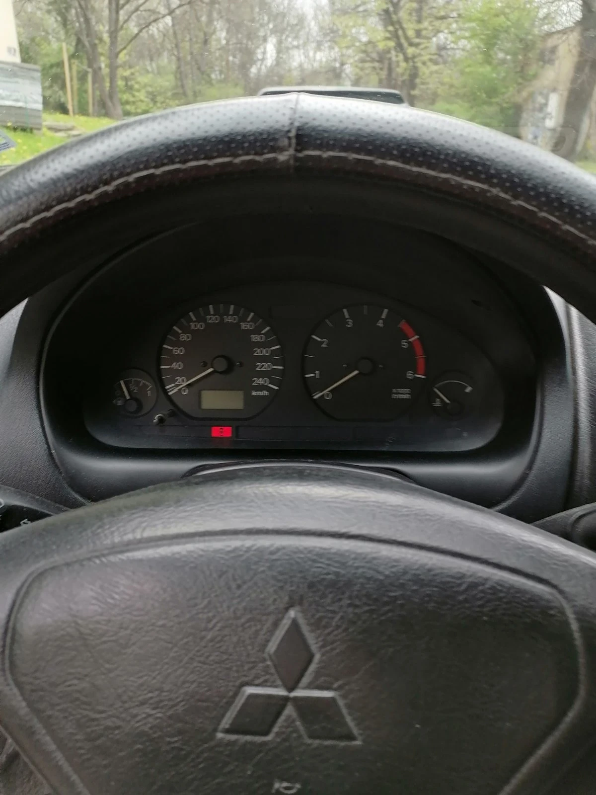 Mitsubishi Carisma, снимка 5 - Автомобили и джипове - 55364995