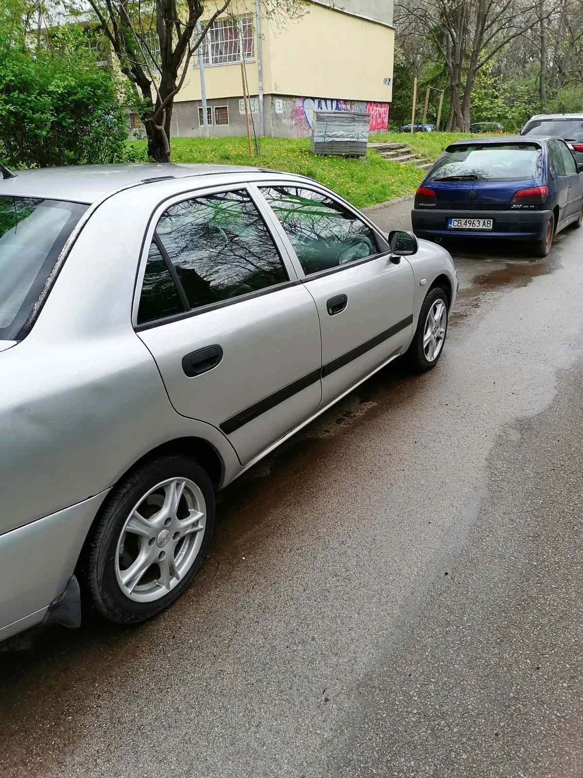 Mitsubishi Carisma, снимка 2 - Автомобили и джипове - 55364995
