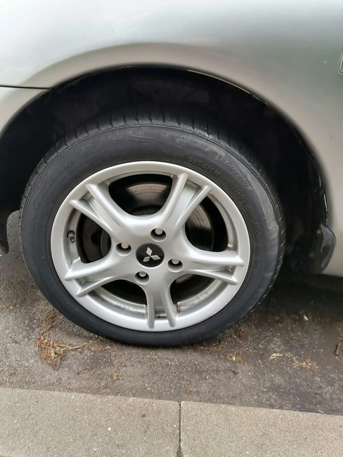 Mitsubishi Carisma, снимка 8 - Автомобили и джипове - 55364995