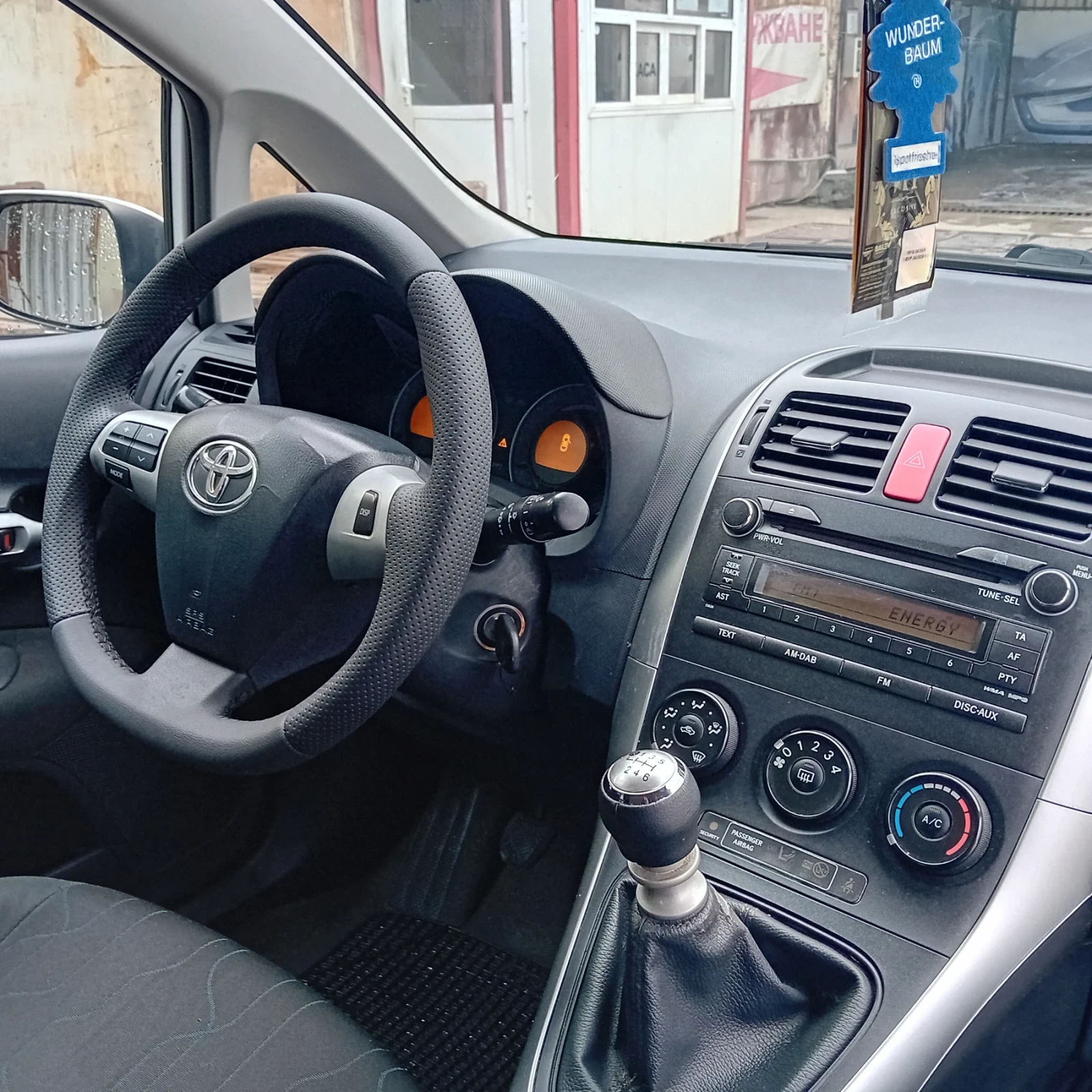 Toyota Auris 1.4D4D 90к.facelift, снимка 10 - Автомобили и джипове - 55407510