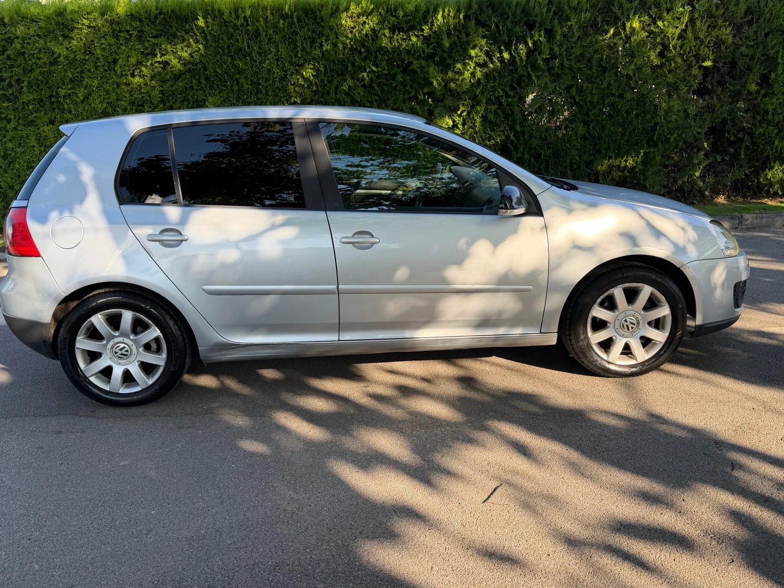 VW Golf 1.6 Бензин+ Газ!!, снимка 3 - Автомобили и джипове - 55532077