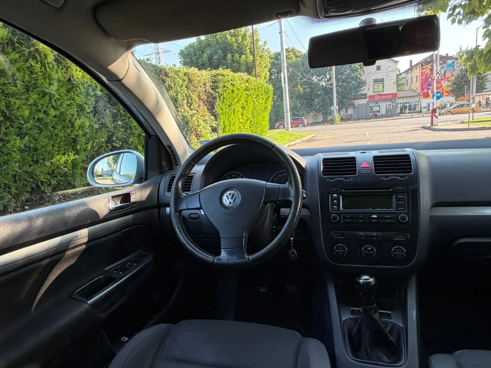VW Golf 1.6 Бензин+ Газ!!, снимка 13 - Автомобили и джипове - 55532077