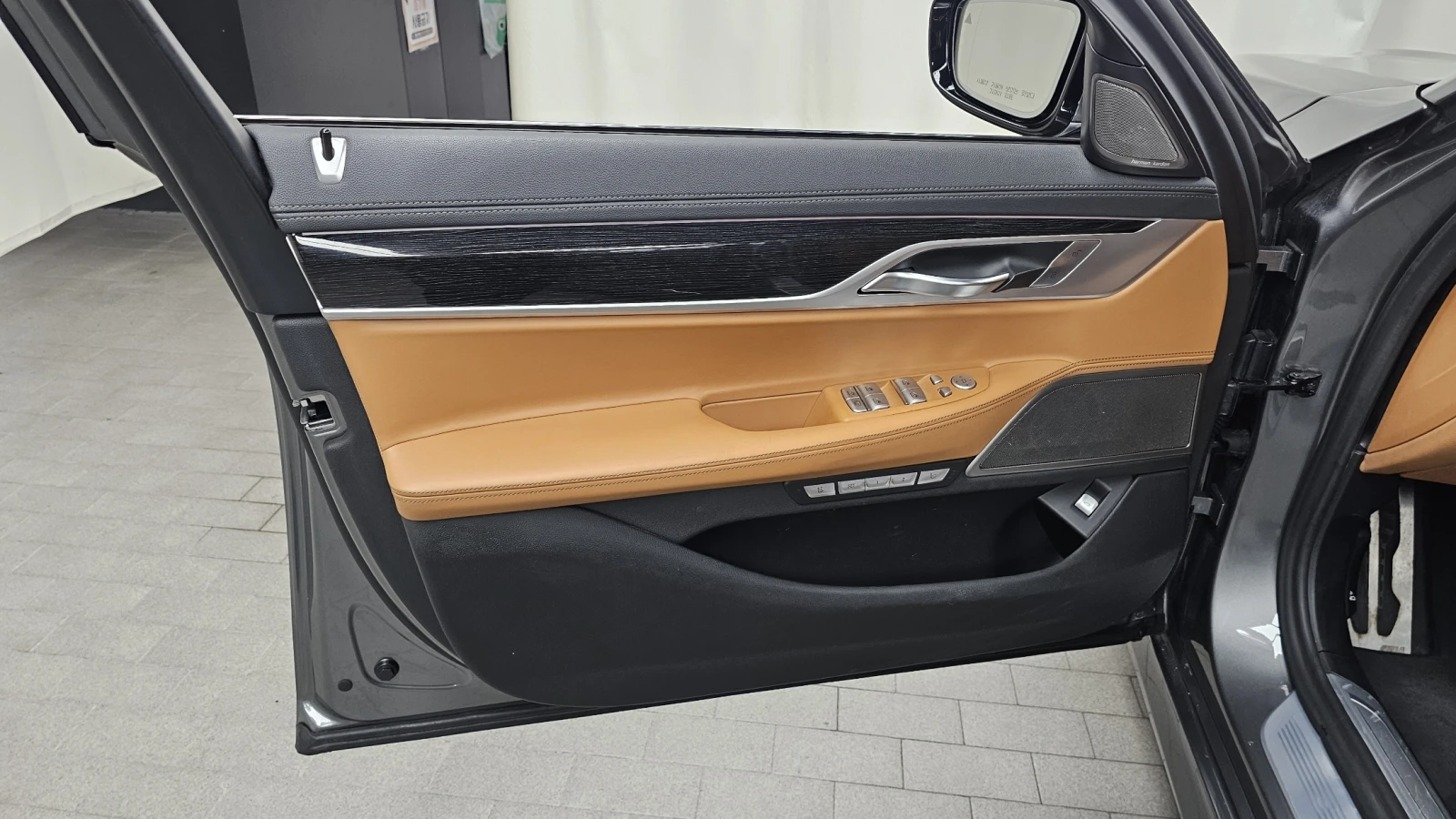 BMW 740 2018* LONG* M-PK* МАСАЖ* ОБДУХ* 360* DIS* HUD* SOF, снимка 13 - Автомобили и джипове - 55574034