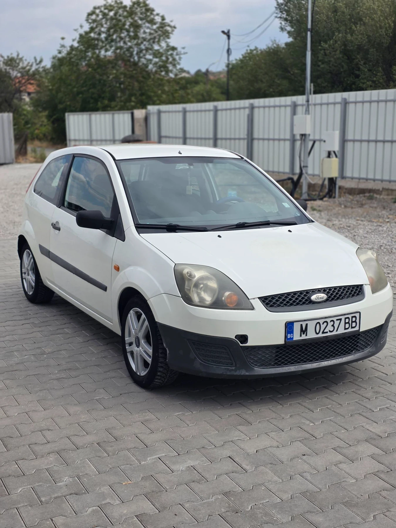 Ford Fiesta 1.2 i, снимка 2 - Автомобили и джипове - 56163812