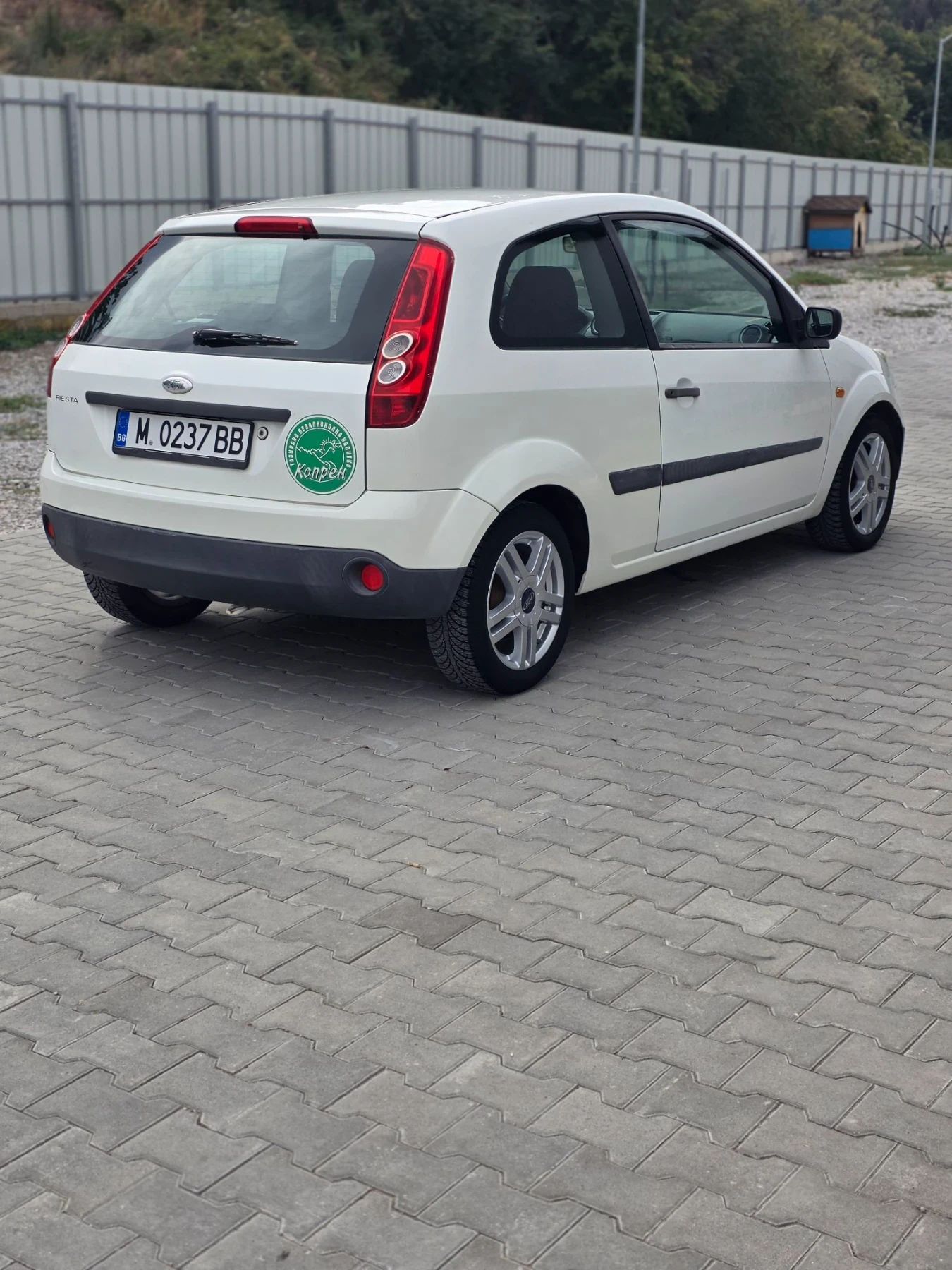 Ford Fiesta 1.2 i, снимка 3 - Автомобили и джипове - 56163812
