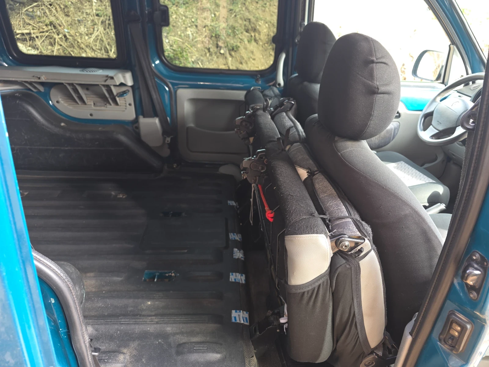 Renault Kangoo 1200, снимка 7 - Автомобили и джипове - 56543532