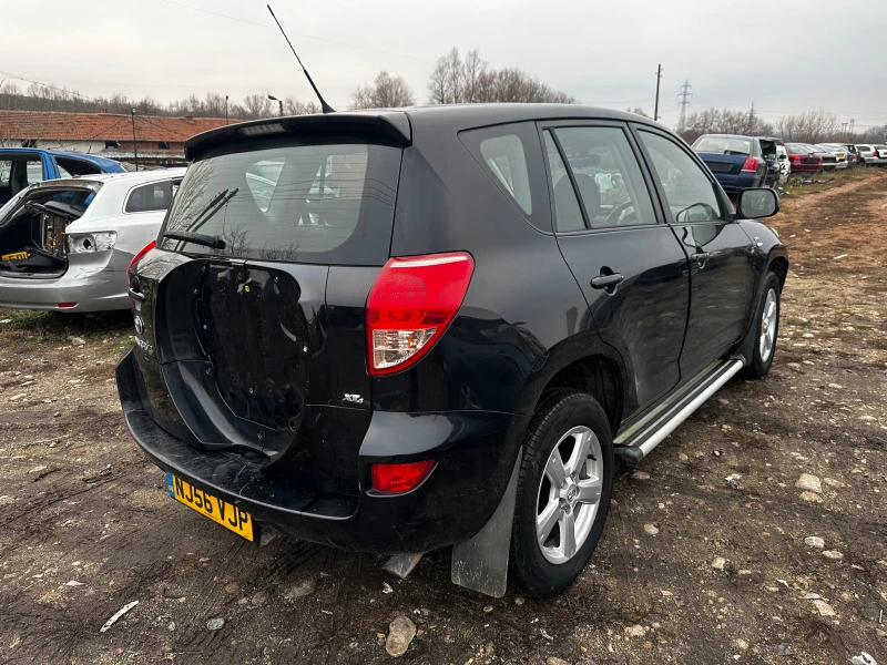 Toyota Rav4  2.2 D-4D 136к.с 2007г Кожен Салон НА ЧАСТИ, снимка 4 - Автомобили и джипове - 43375167