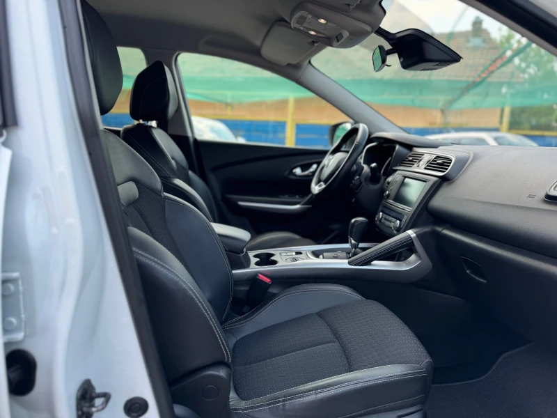 Renault Kadjar 1.5DCI* AUTOMATIC* NAVI* EURO 6B, снимка 10 - Автомобили и джипове - 51140632