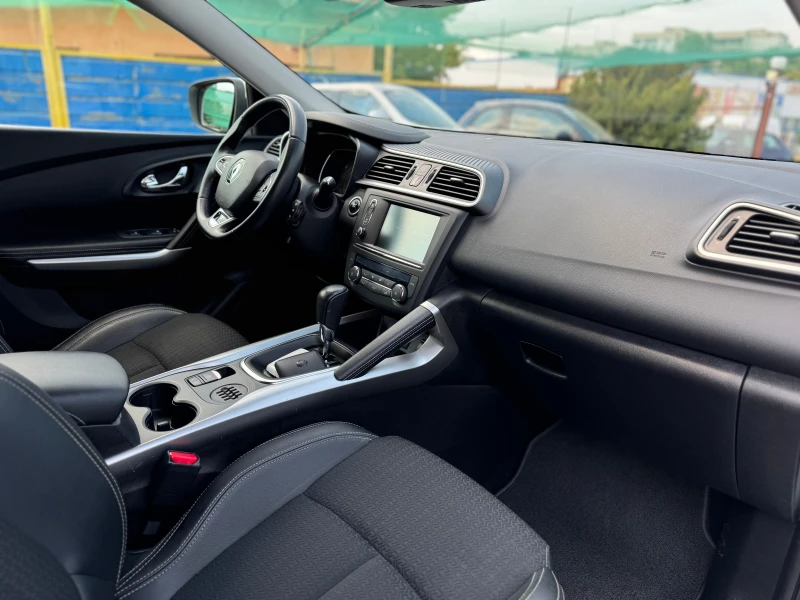 Renault Kadjar 1.5DCI* AUTOMATIC* NAVI* EURO 6B, снимка 9 - Автомобили и джипове - 51140632