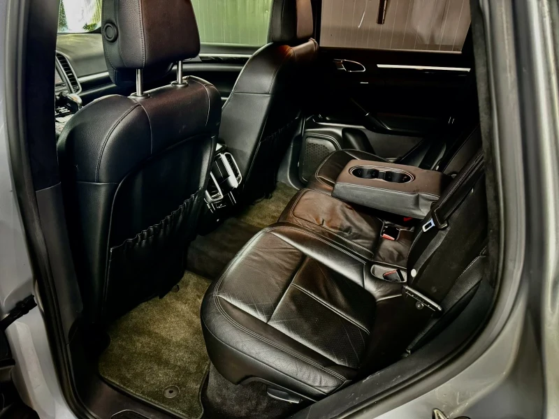 Porsche Cayenne 3.0d/nardo grey/alcantara/LED, снимка 14 - Автомобили и джипове - 52566314
