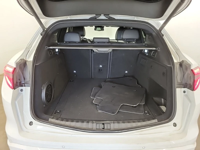 Alfa Romeo Stelvio * VELOCE * CARFAX * БЕЗ ПЪРВОНАЧАЛНА ВНОСКА, снимка 17 - Автомобили и джипове - 53253418