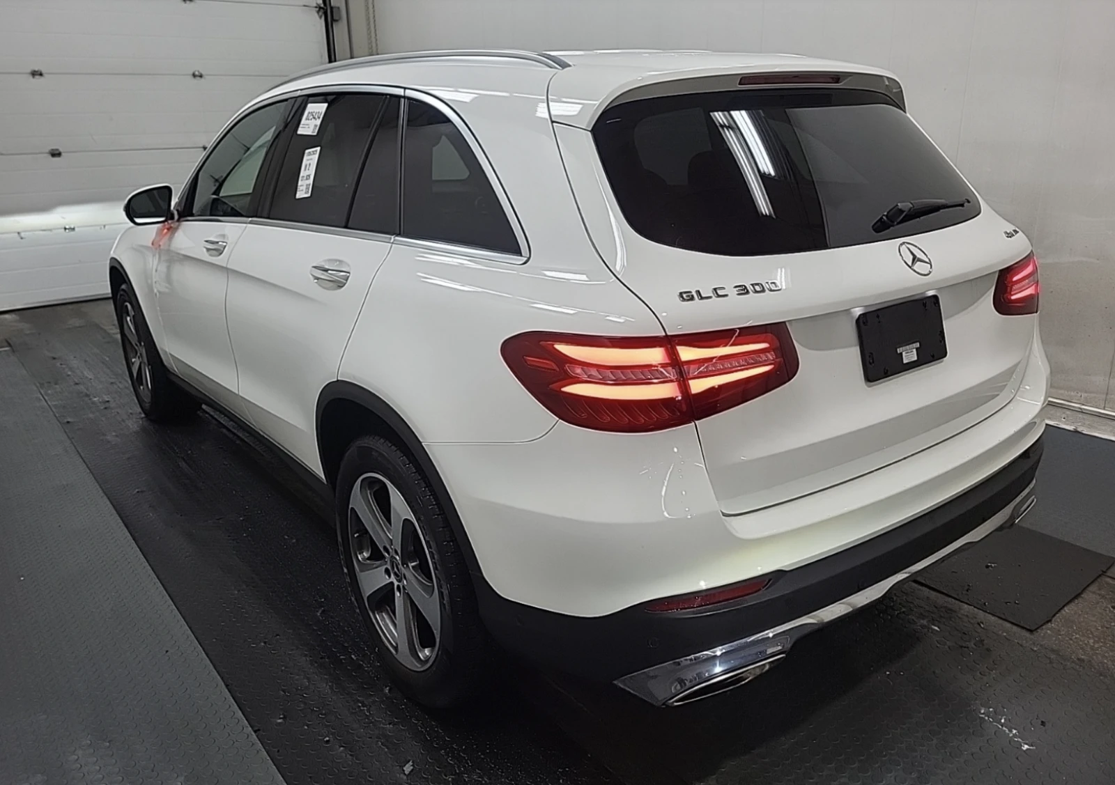 Mercedes-Benz GLC 300 4MATIC - изображение 4