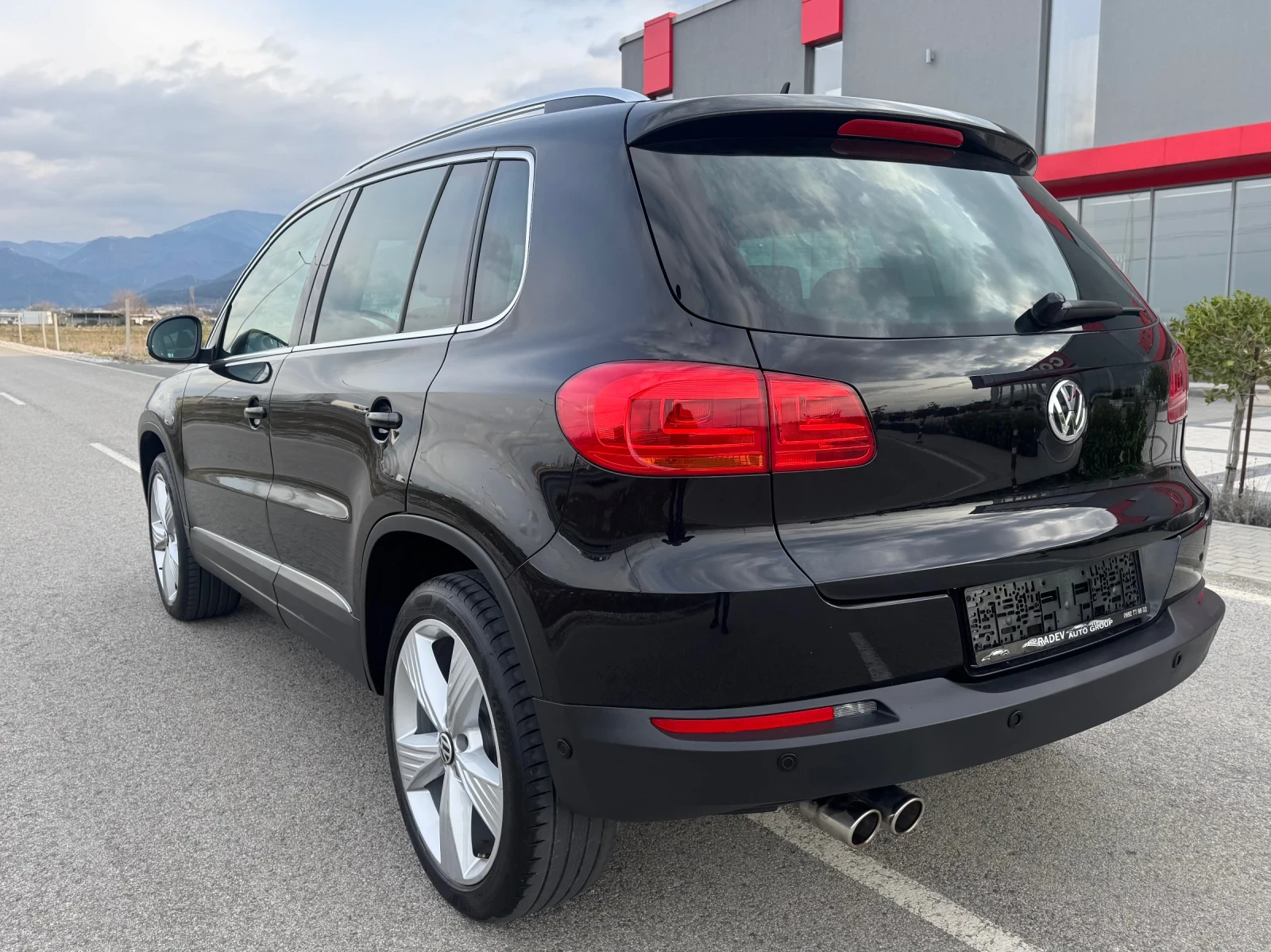 VW Tiguan 4MOTION/LED/NAVI/PANORAMA, снимка 7 - Автомобили и джипове - 53918167