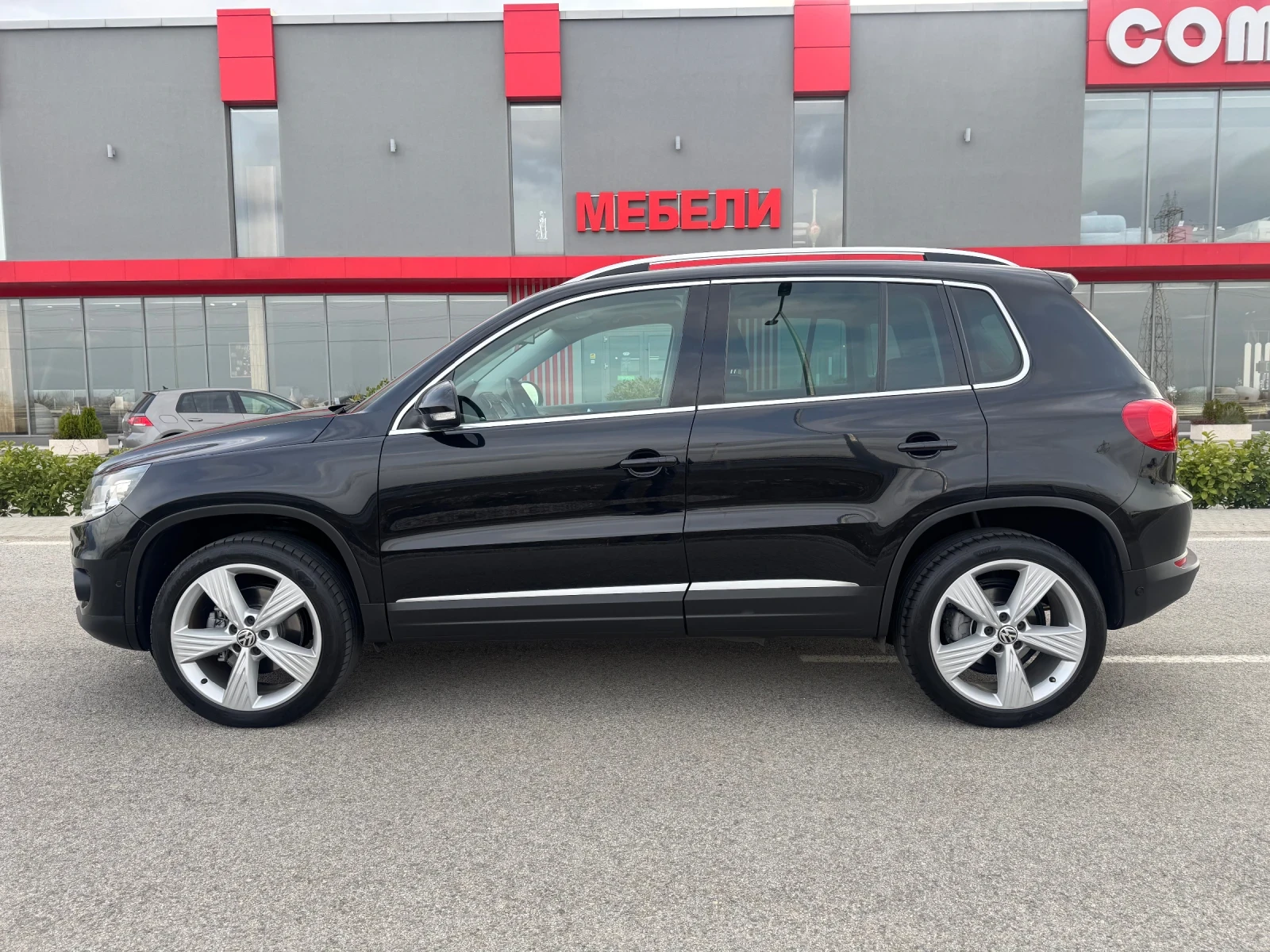 VW Tiguan 4MOTION/LED/NAVI/PANORAMA, снимка 8 - Автомобили и джипове - 53918167