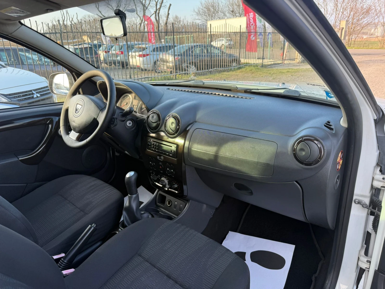 Dacia Duster 1, 6i -GPL , снимка 11 - Автомобили и джипове - 53992946