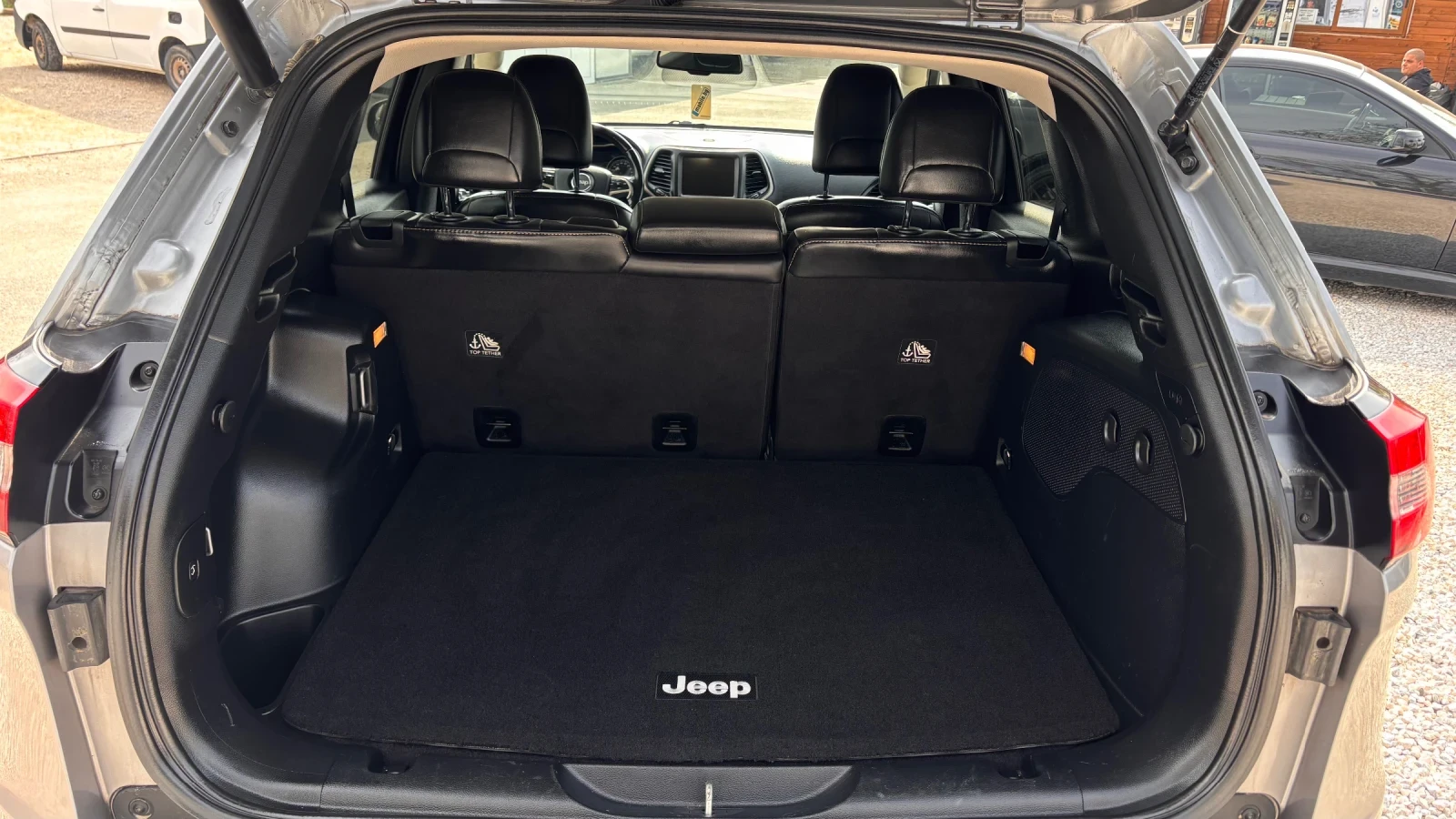 Jeep Cherokee Нов внос от Италия 4х4, снимка 10 - Автомобили и джипове - 54193972