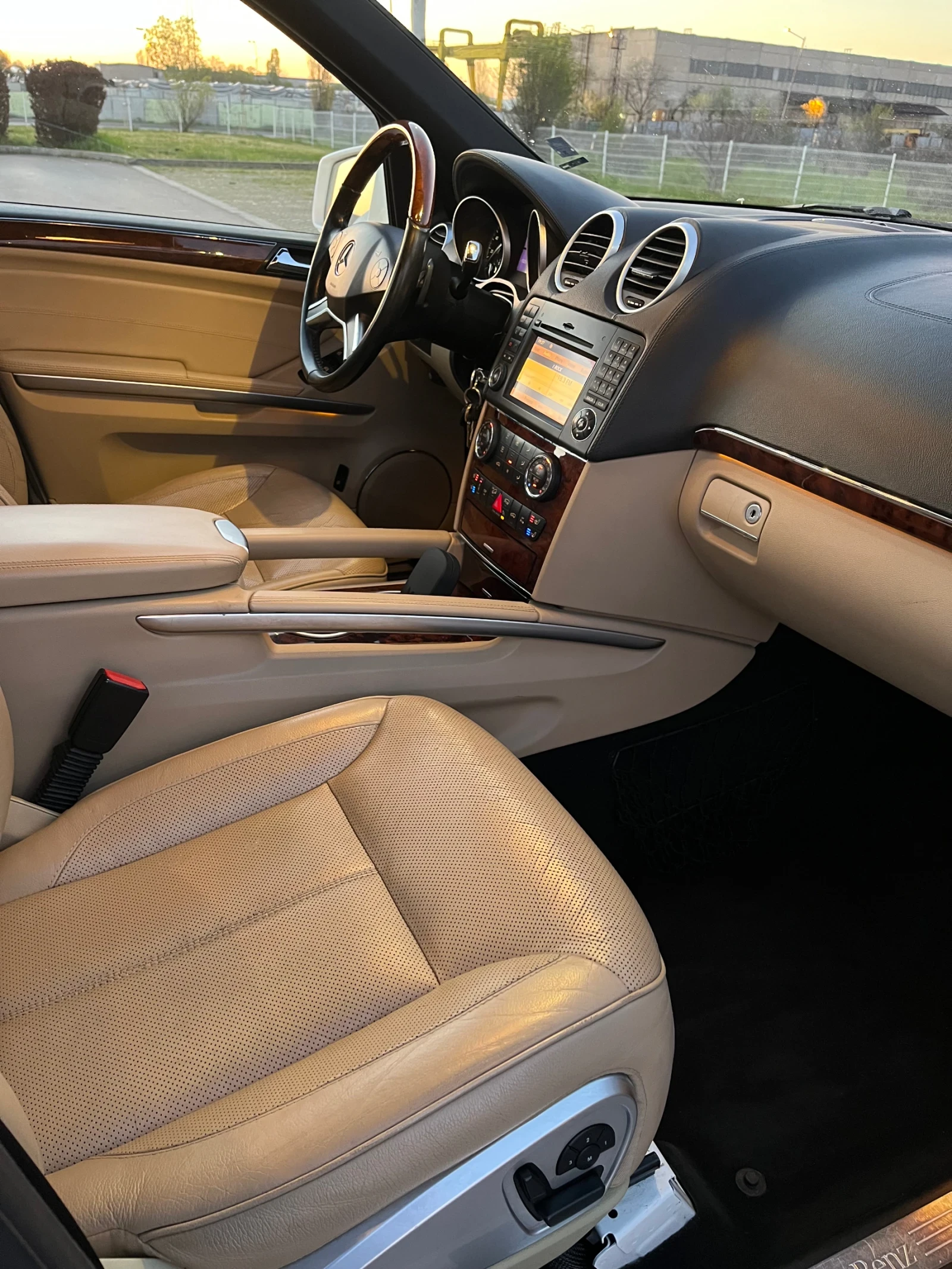 Mercedes-Benz GL 550 388 к.с., снимка 10 - Автомобили и джипове - 54347516