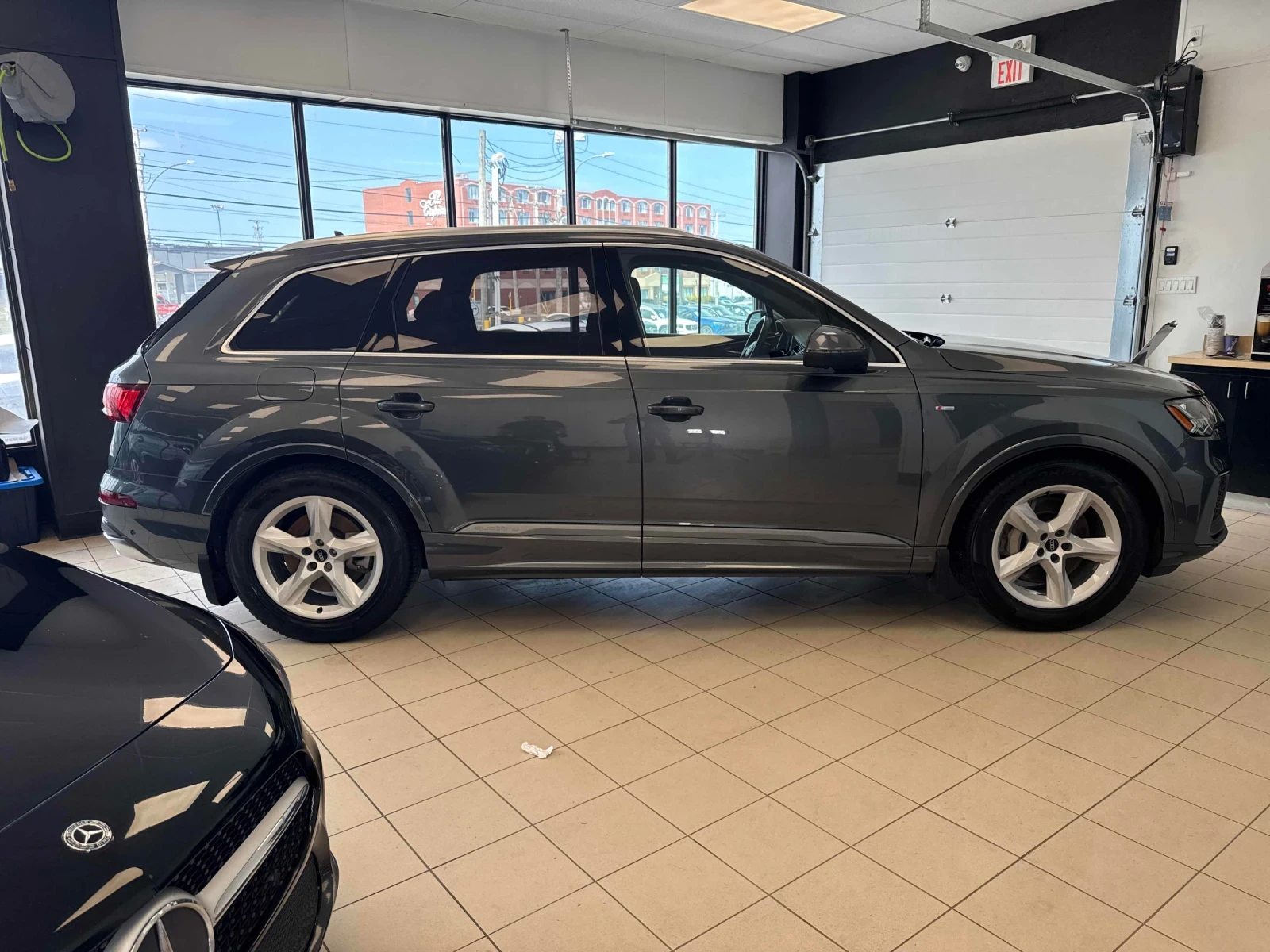 Audi Q7 CARFAX * АВТОКРЕДИТ * ПРОГНОЗНА ЦЕНА ДО БГ, снимка 2 - Автомобили и джипове - 54479601