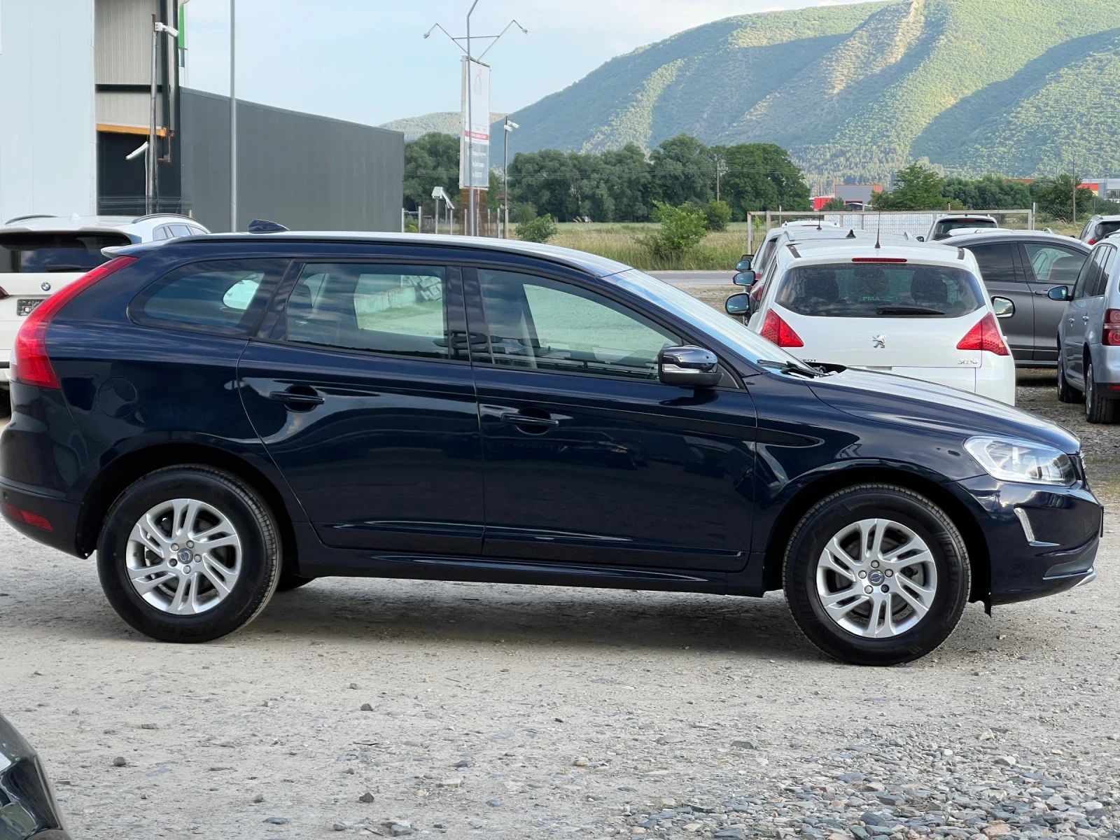 Volvo XC60 2.0D3- 150к.с./EURO6B/Автомат/Навигация/ Автопилот, снимка 4 - Автомобили и джипове - 54756199