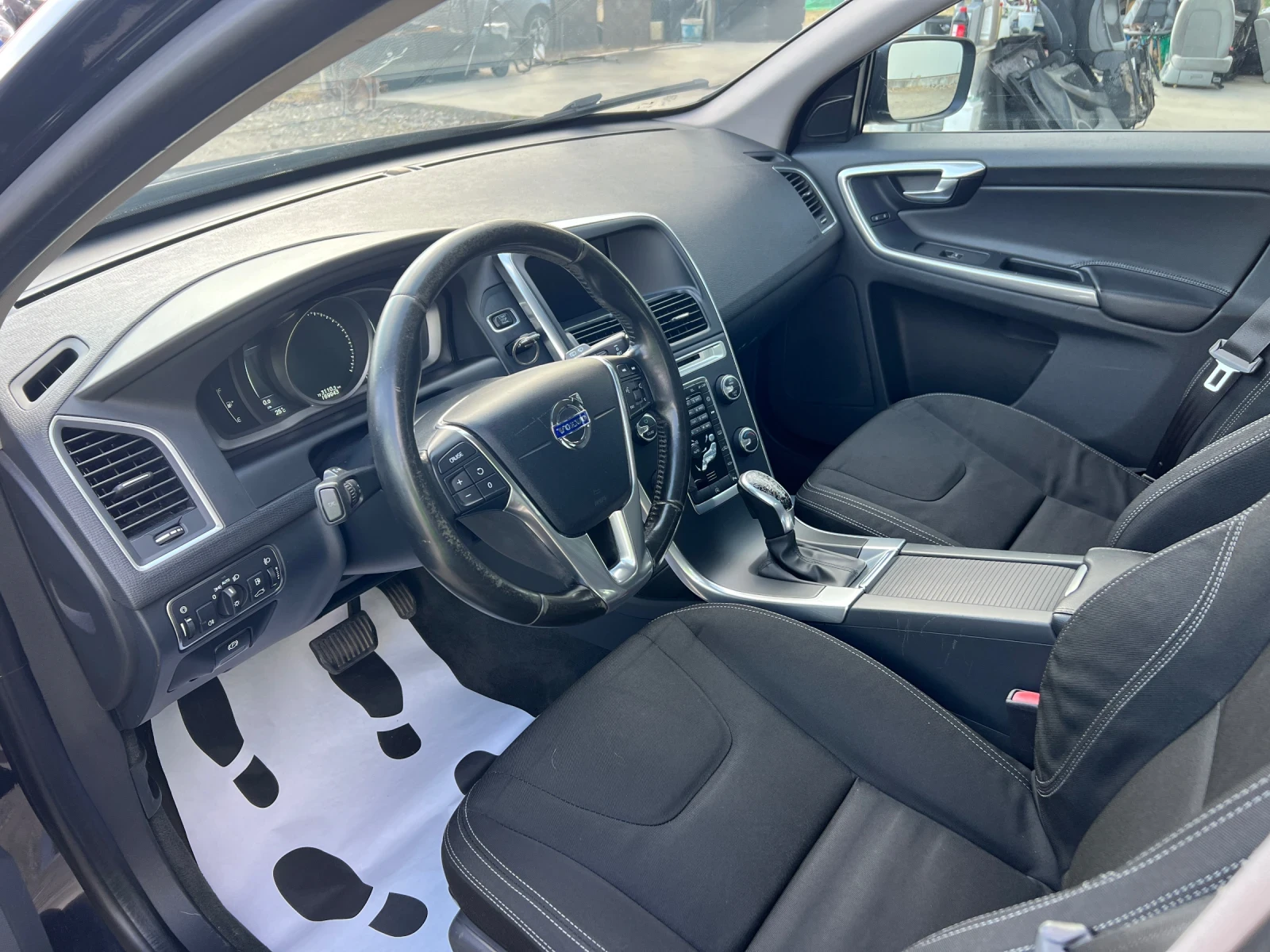 Volvo XC60 2.0D3- 150к.с./EURO6B/Автомат/Навигация/ Автопилот, снимка 10 - Автомобили и джипове - 54756199