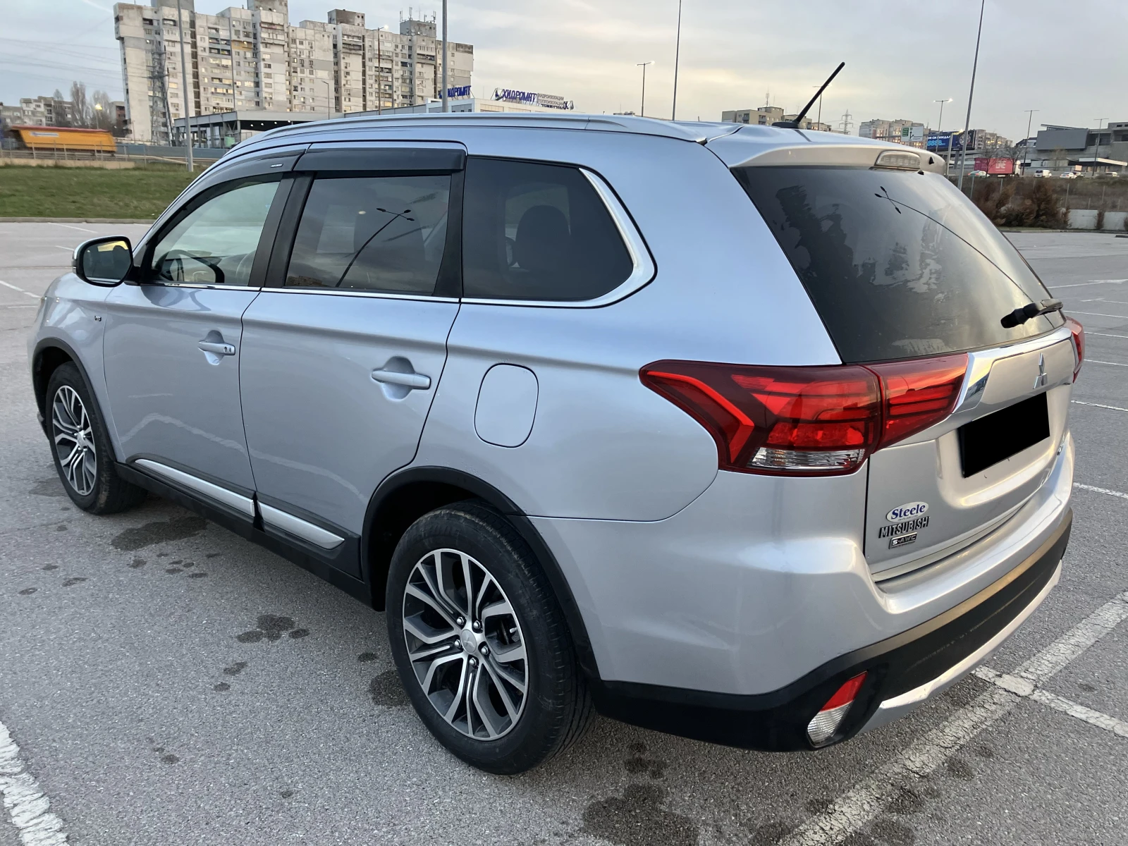 Mitsubishi Outlander GT 3.0 V6 224кс. S-AWC 4X4 - 7МЕСТА, снимка 3 - Автомобили и джипове - 54976095