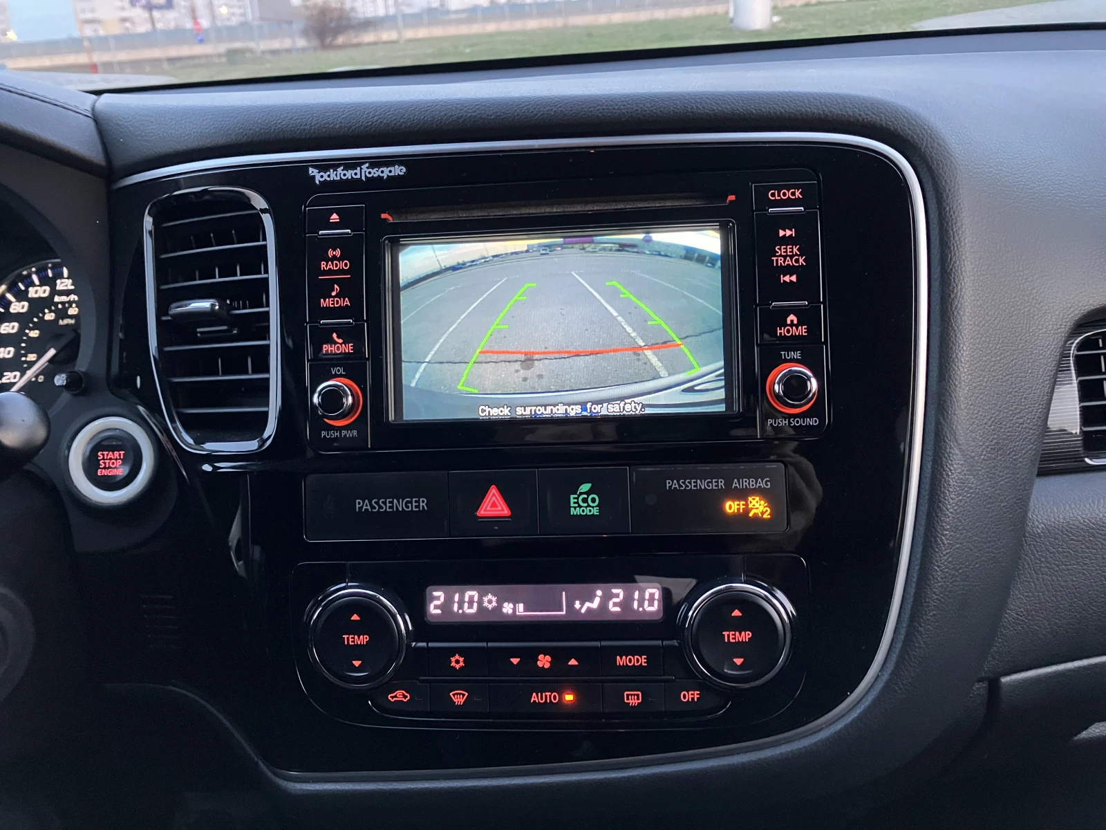 Mitsubishi Outlander GT 3.0 V6 224кс. S-AWC 4X4 - 7МЕСТА, снимка 14 - Автомобили и джипове - 54976095