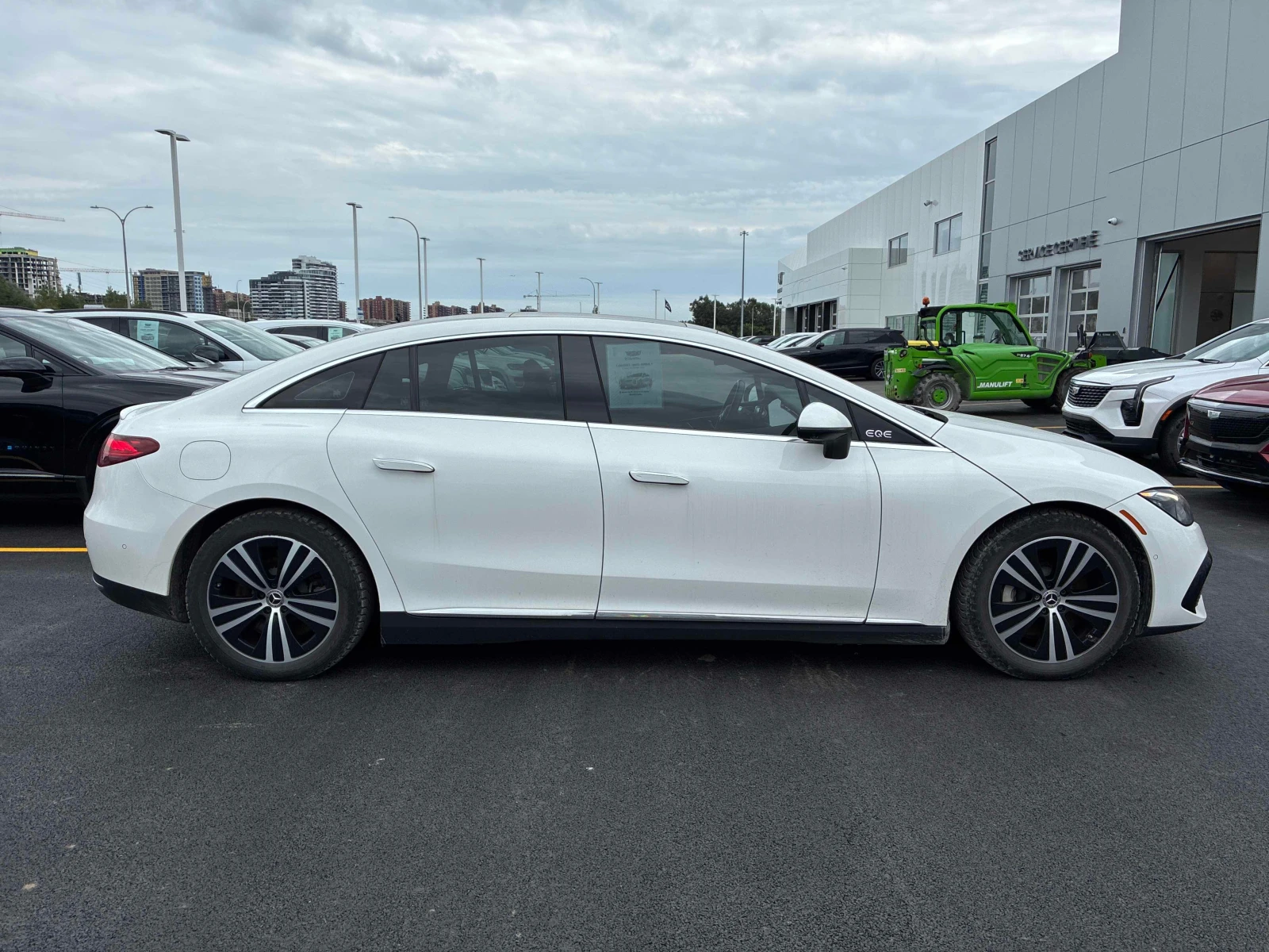 Mercedes-Benz EQE 500 4MATIC | CARFAX | БЕЗ ИНЦИДЕНТИ , снимка 4 - Автомобили и джипове - 56134983