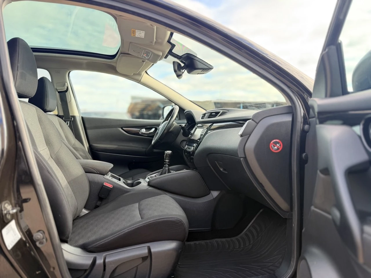 Nissan Qashqai 1.6dCi 4x4 CAMERA | Mobile.bg � ����������� 14