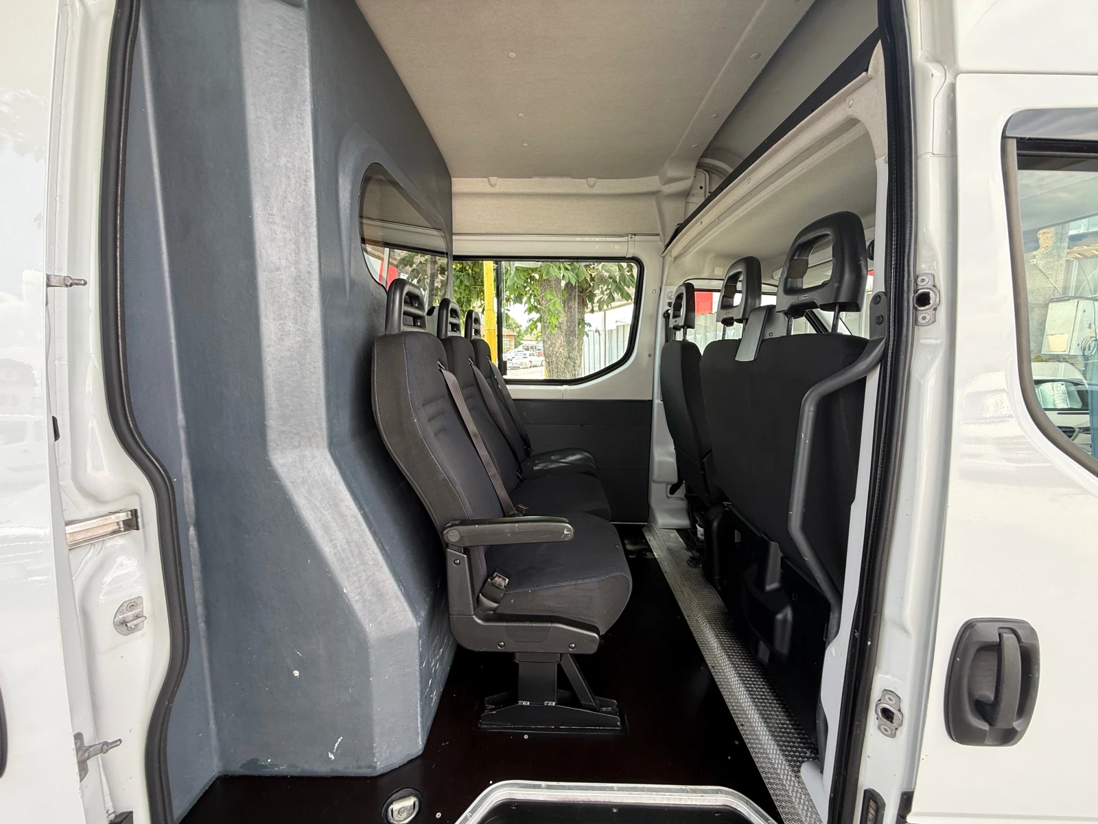 Iveco Daily 35S14 6 МЕСТА ЕВРО 6, снимка 12 - Бусове и автобуси - 55407747