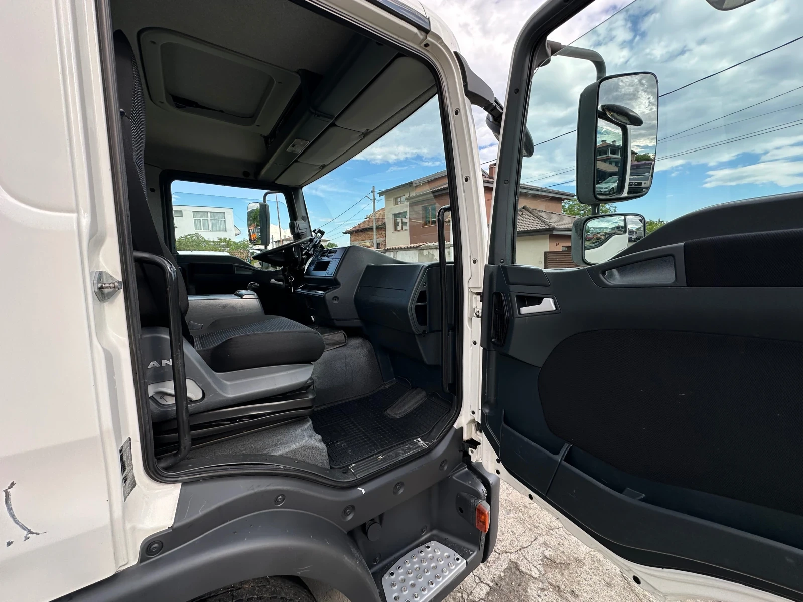 Man Tgl 8.220* Помпа* 3.30м. междуосие* Топ състояние, снимка 15 - Камиони - 54439803