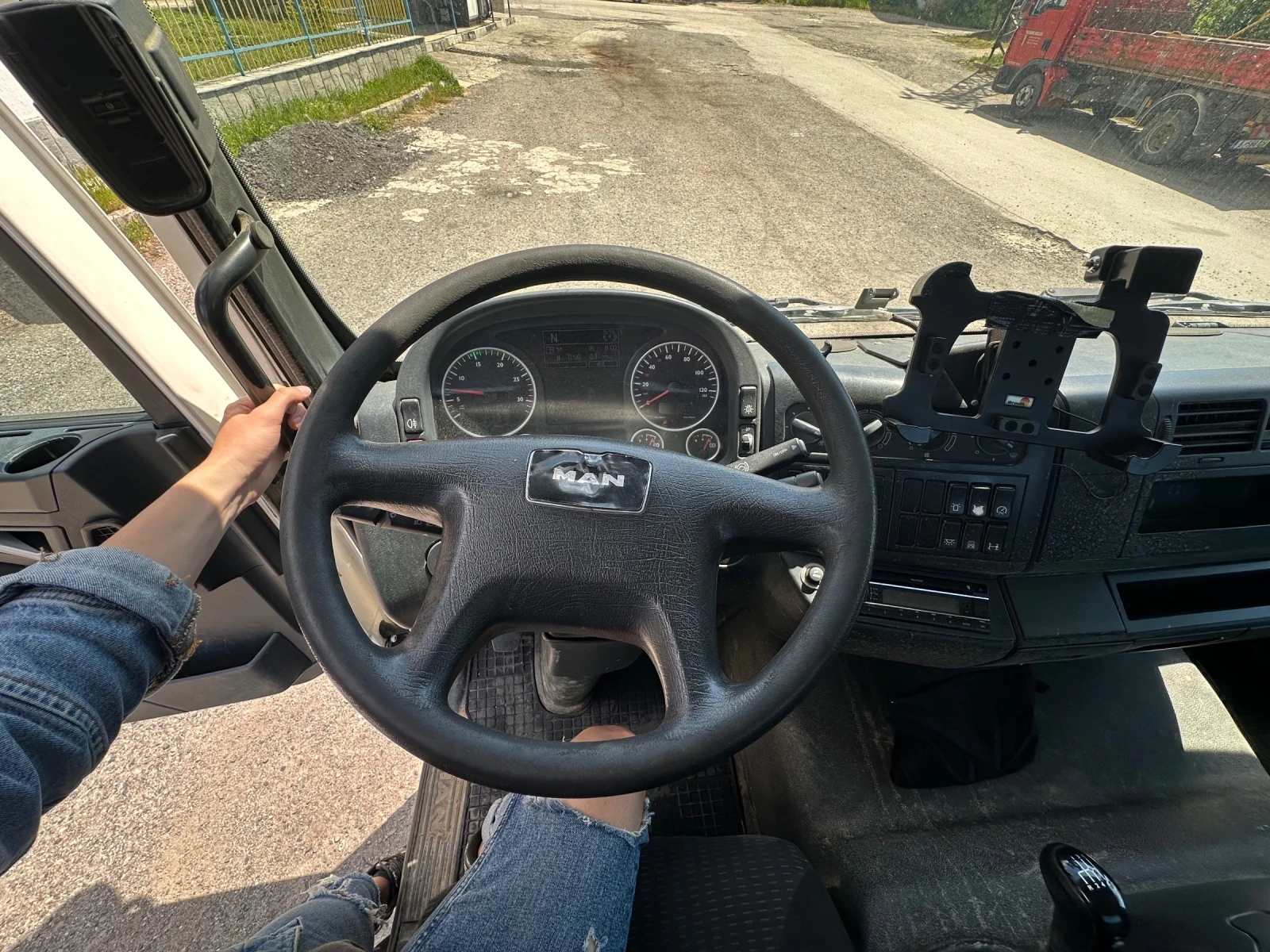 Man Tgl 8.220* Помпа* 3.30м. междуосие* Топ състояние, снимка 9 - Камиони - 54439803