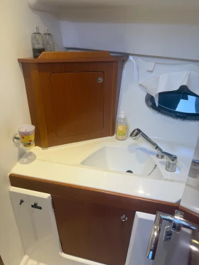 Моторна яхта Beneteau ANTARES 32 Fly, снимка 11
