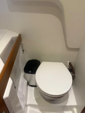 Моторна яхта Beneteau ANTARES 32 Fly, снимка 10