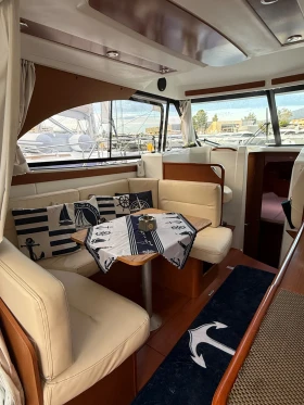 Моторна яхта Beneteau ANTARES 32 Fly, снимка 17