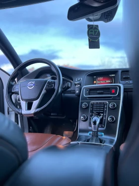 Volvo V60 2.4 D6 plug-in hybrid R-Design Exterior + Summum , снимка 13