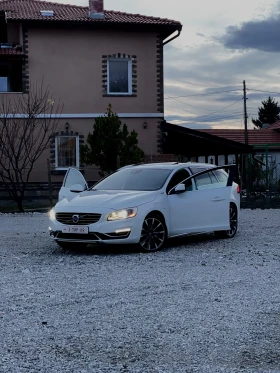 Volvo V60 2.4 D6 plug-in hybrid R-Design Exterior + Summum , снимка 15