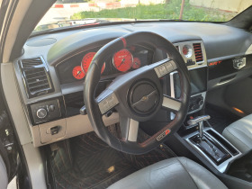 Chrysler 300c комби, снимка 2
